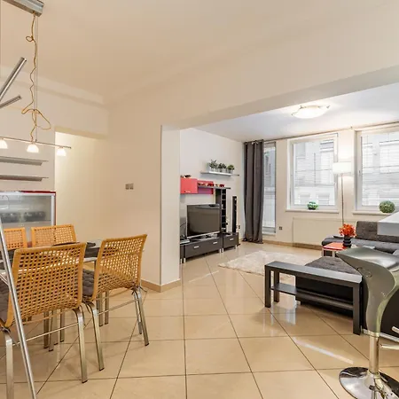 Castle Vista Getaway, Free Parking Apartamento